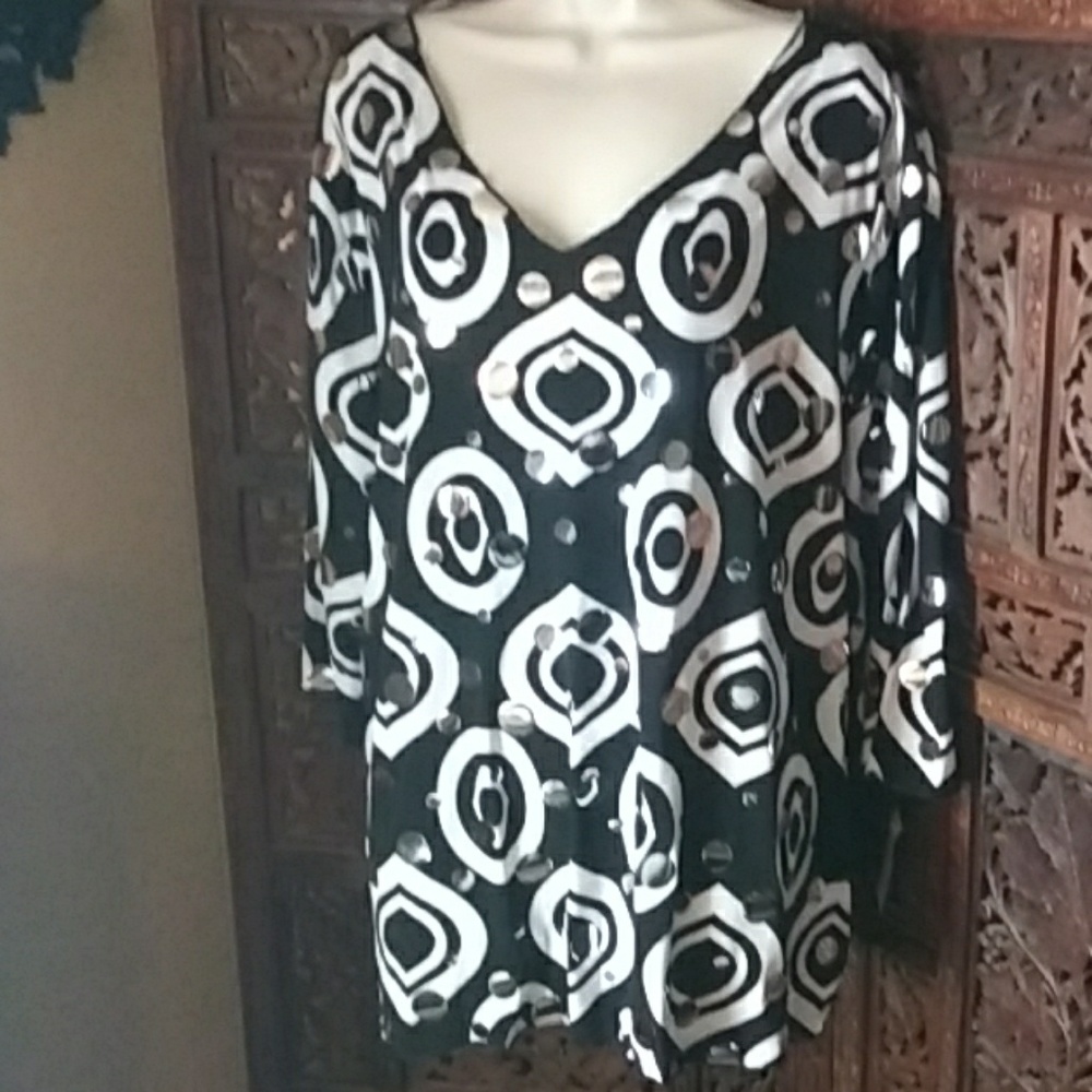 Only Nine 3X womans black white 3/4 sl V neck top